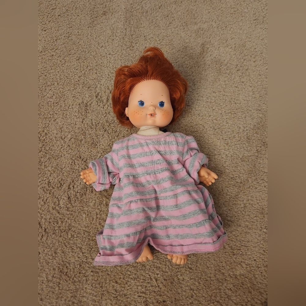 American‎ Greetings Doll 14"h Vintage 1982 Strawberry Shortcake #Y